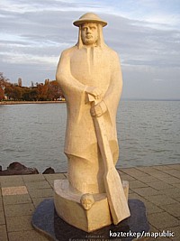 Tarr Miklós szobor - Révész
