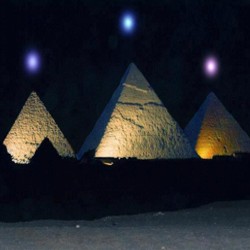 Piramis Bolygó Együttállás